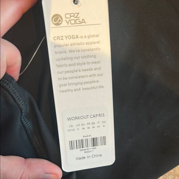 CRZ YOGA Black High-Waisted Leggings - Picture 3 of 4